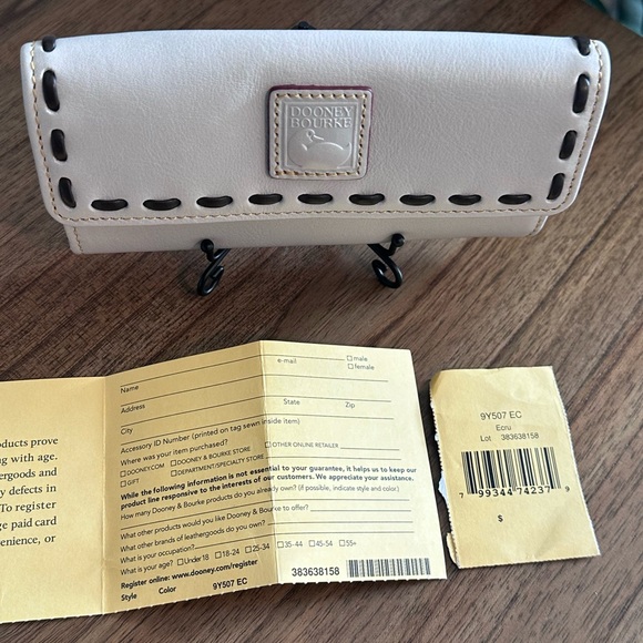 NWT - Dooney & Bourke ECRU Florentine Leather Continental Clutch - Picture 9 of 13